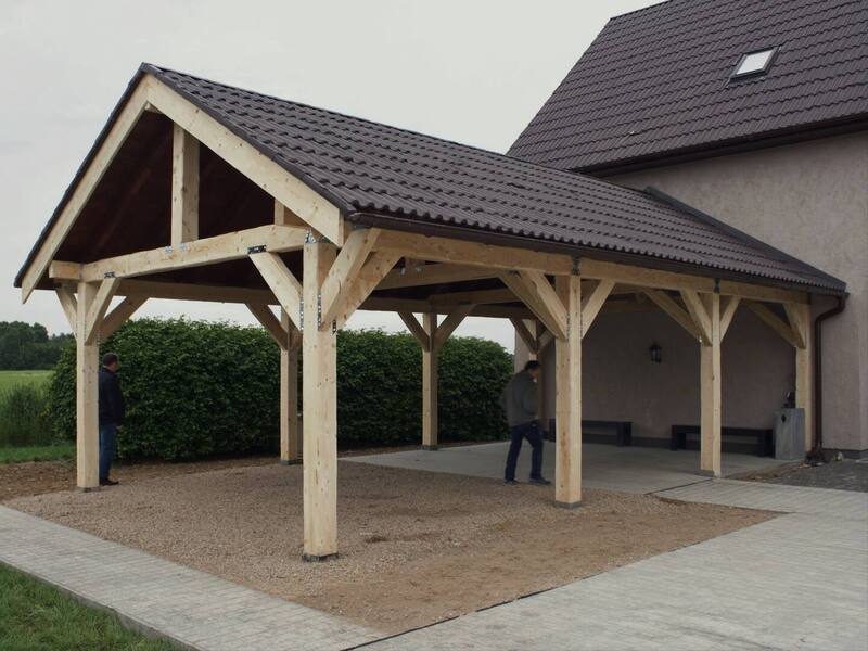 Timber car canopy — Topolno